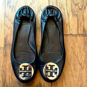 Tory Burch Minnie Ladies Black Leather Logo Ballet Flats Size 8.5 M